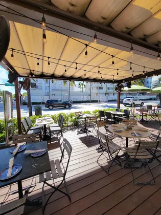 Cafe Americano, business photo 3